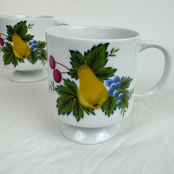 Vintage Pedestal Fruit Mugs Made in Japan (2) - Picture 3 of 8
